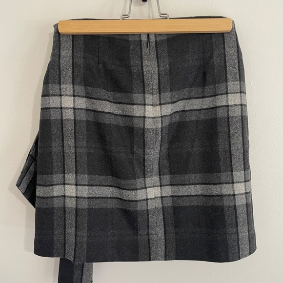 Aritzia Wilfred Dorine Wrap Mini Skirt Plaid Size 4 - Picture 2 of 4